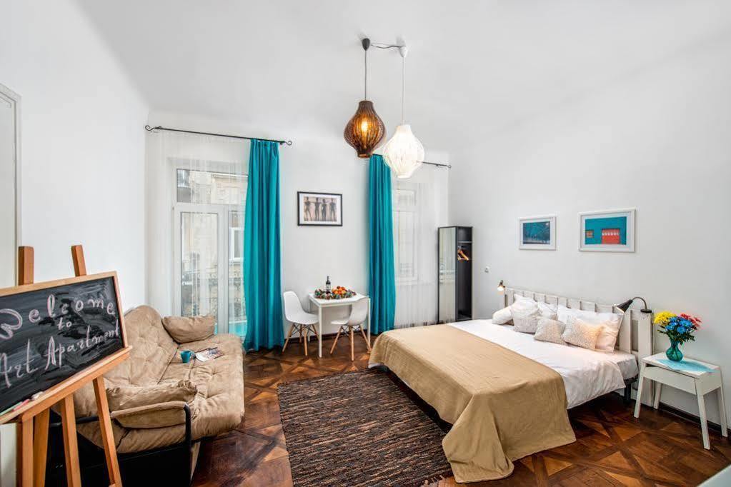 Apartament On Kostiushka إلفيف المظهر الخارجي الصورة
